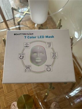 BEAUTYHUOLIAN 7 Color LED Mask - White Box